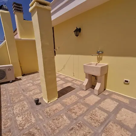 Grace's House فندق مبيت وإفطار غالّيبولي